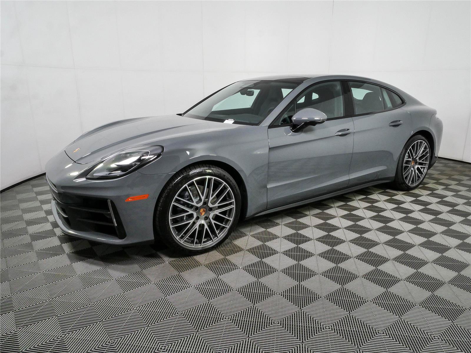 New 2026 Porsche Panamera image 2