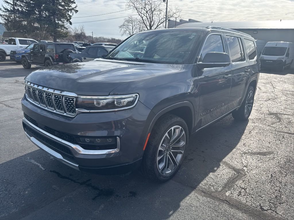 Used 2022 Jeep Grand Wagoneer Series III w/ Rear Seat Video Group 1 image 12