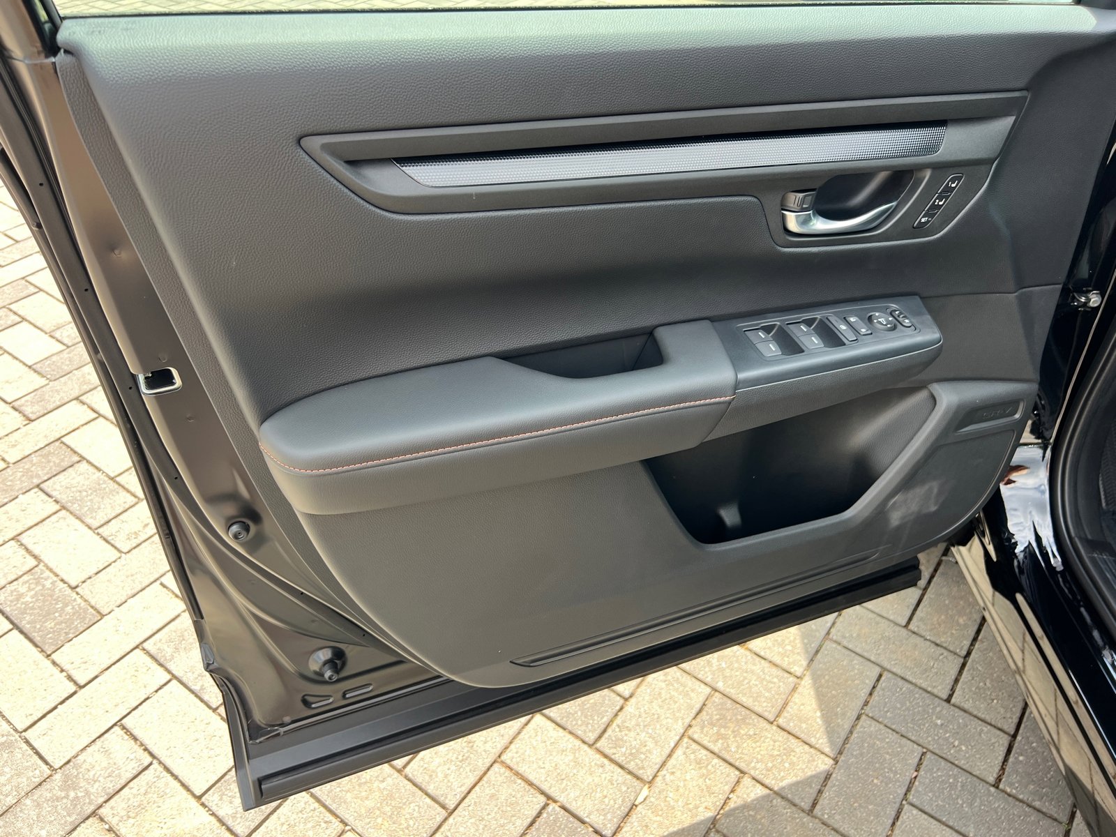 Certified 2025 Honda CR-V Sport-L image 12