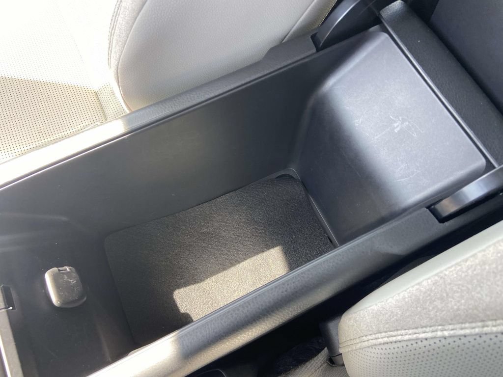 Used 2025 Toyota Camry SE FWD image 35