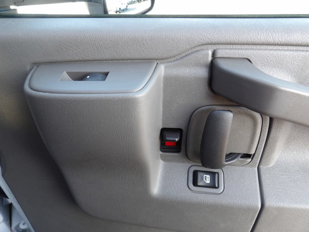 Used 2022 GMC Savana 3500 Extended w/ Power Convenience Package RWD image 26