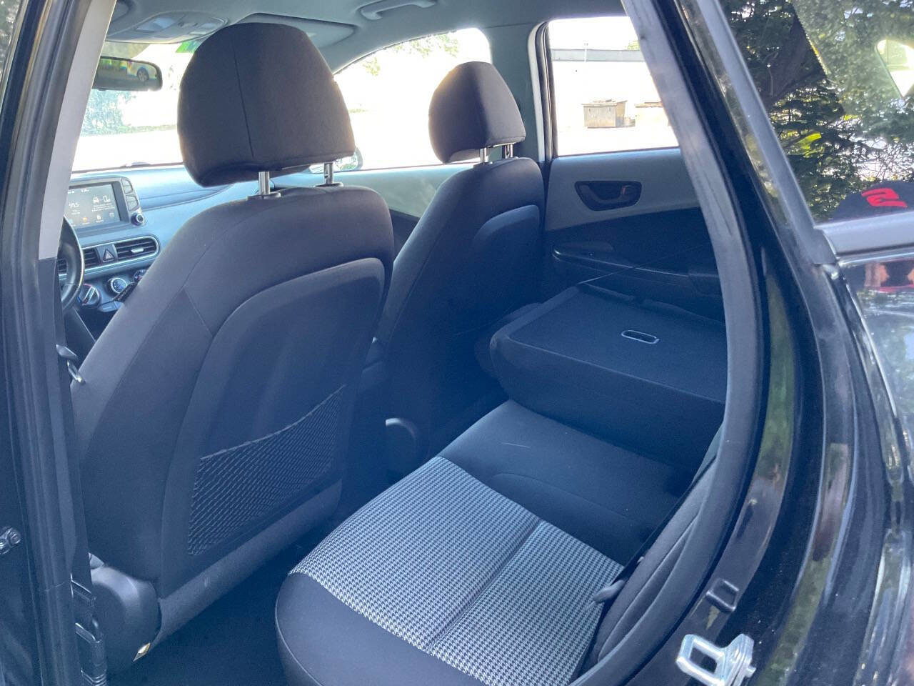 Used 2018 Hyundai Kona SEL image 19