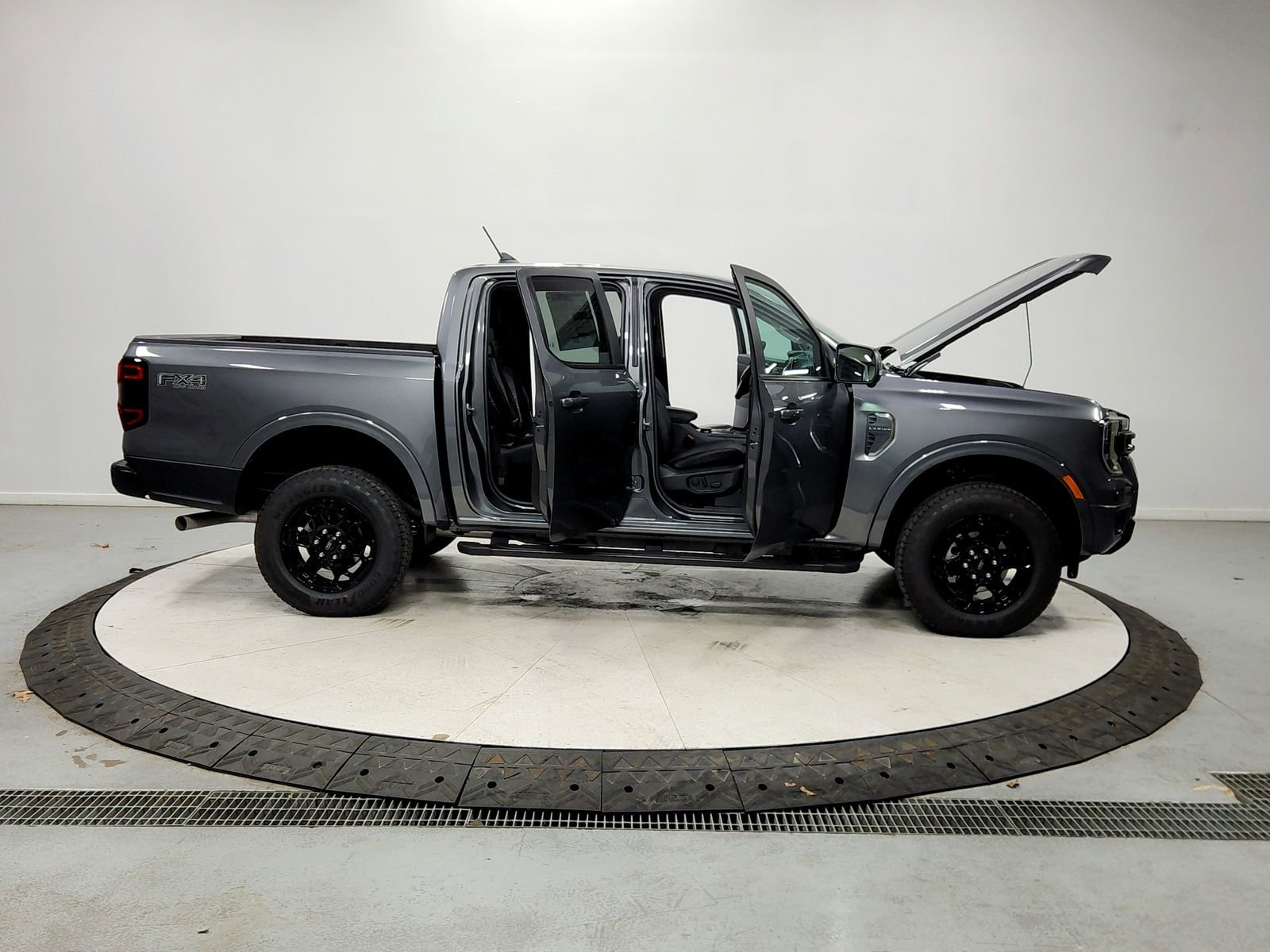 New 2025 Ford Ranger Lariat w/ FX4 Off-Road Package image 16