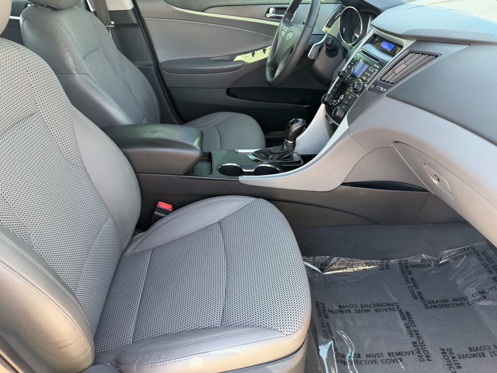 Used 2011 Hyundai Sonata SE FWD image 12