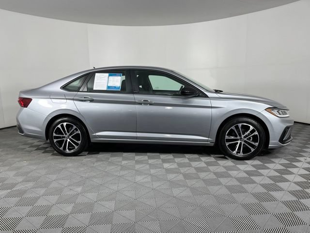 Used 2025 Volkswagen Jetta Sport FWD image 13