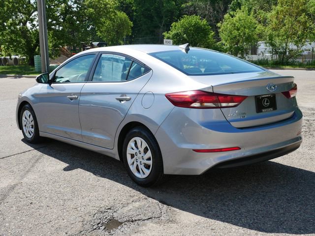 Used 2017 Hyundai Elantra SE FWD image 4