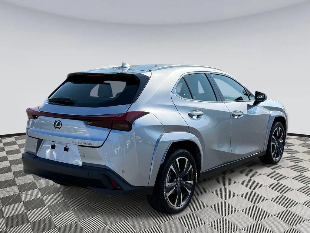 Used 2025 Lexus UX 300h AWD w/ Accessory Package (Z1) image 2