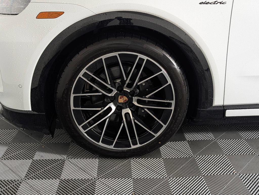 New 2026 Porsche Cayenne Electric AWD/4WD image 16