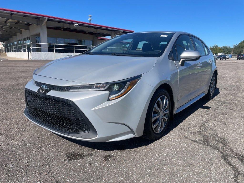 Used 2021 Toyota Corolla LE image 3