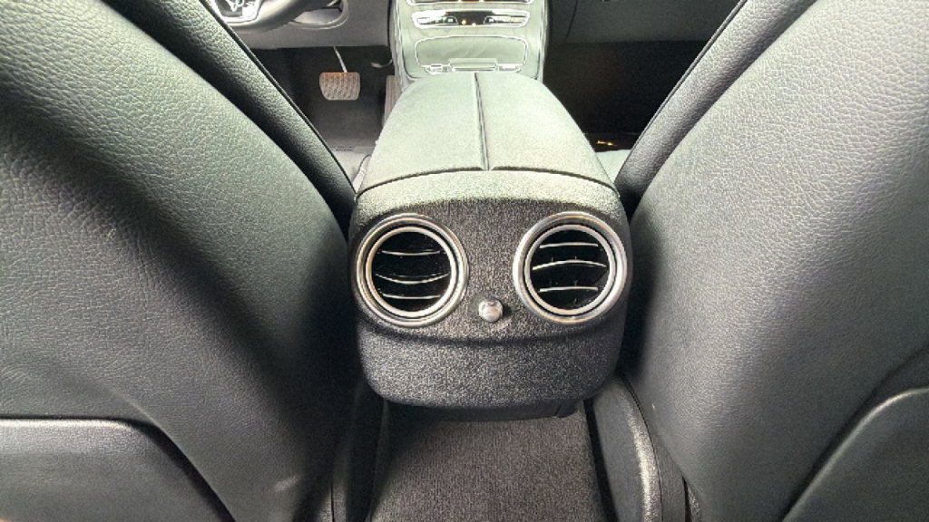 Used 2023 Mercedes-Benz E 350 Sedan image 25
