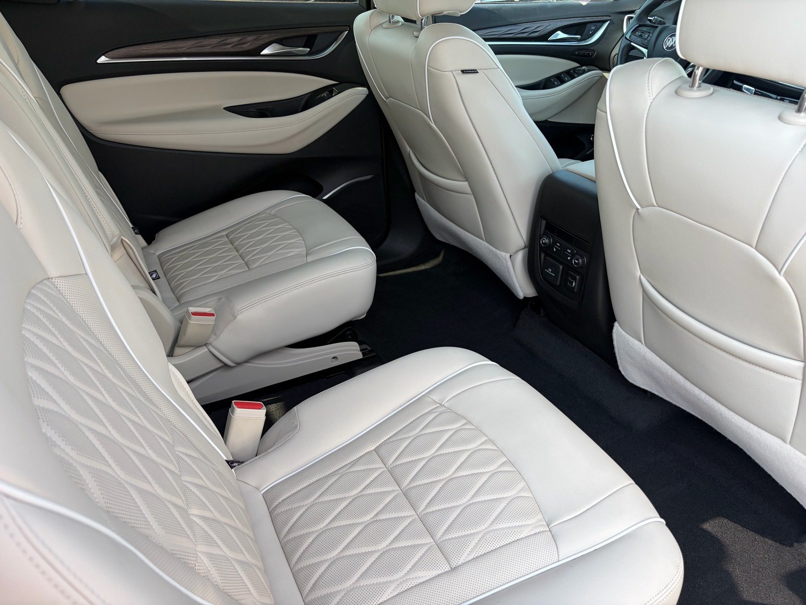 Used 2024 Buick Enclave Avenir w/ Trailering Package, 5000 lbs. FWD image 35