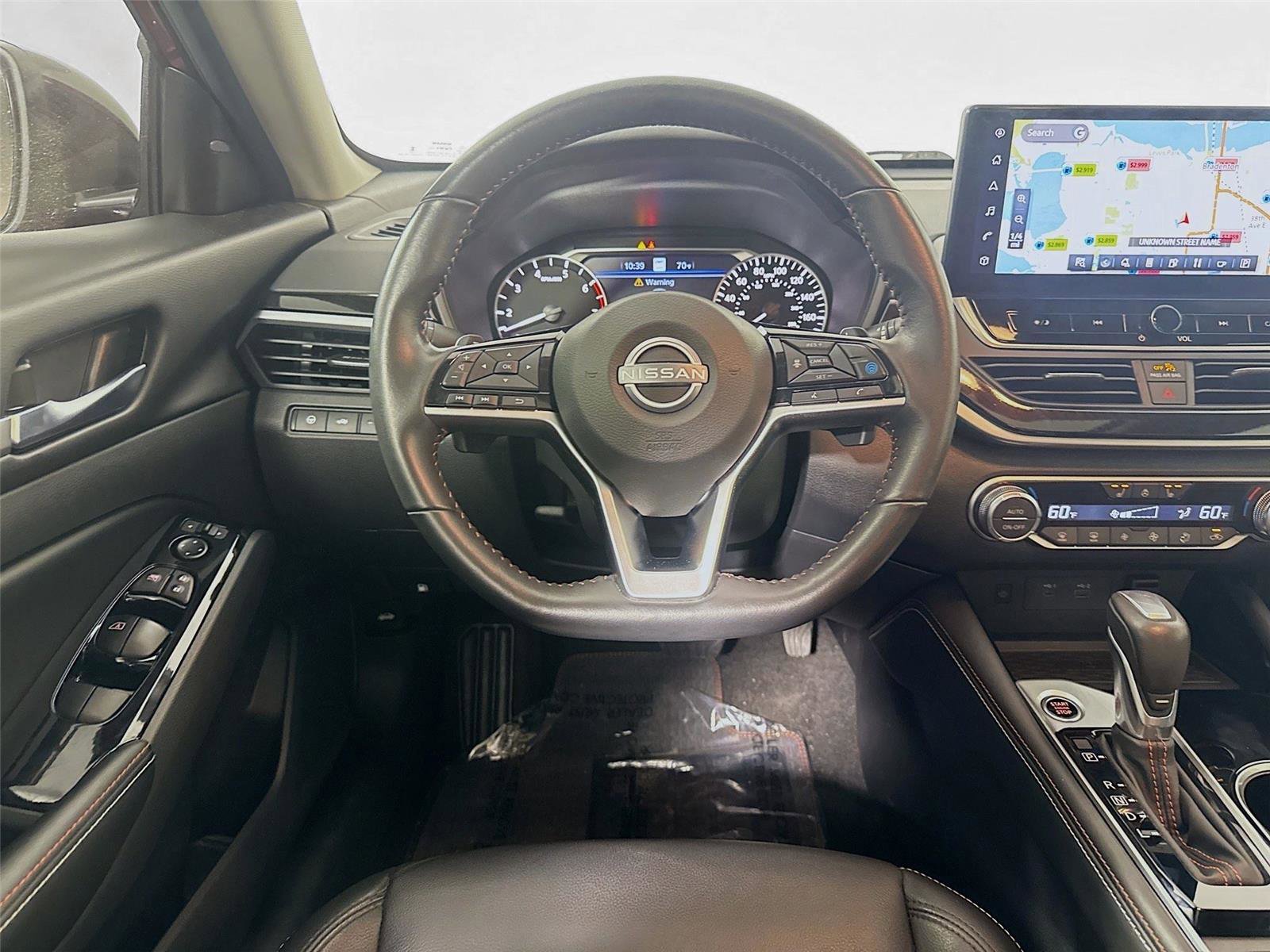 Used 2024 Nissan Altima 2.0 SR FWD image 3