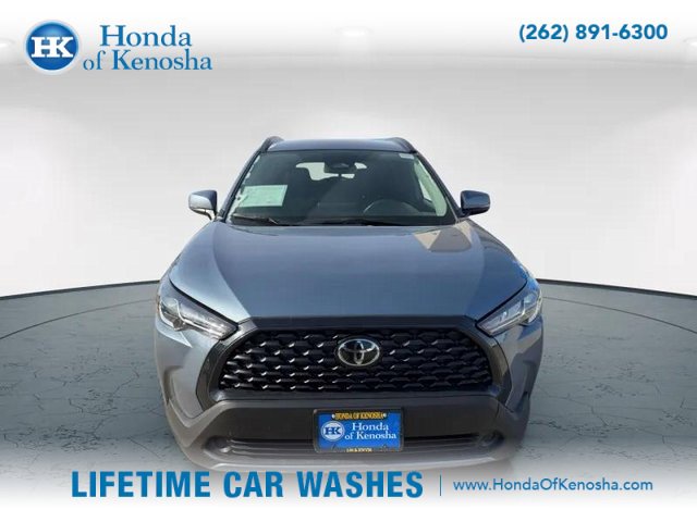 Used 2023 Toyota Corolla Cross LE image 2