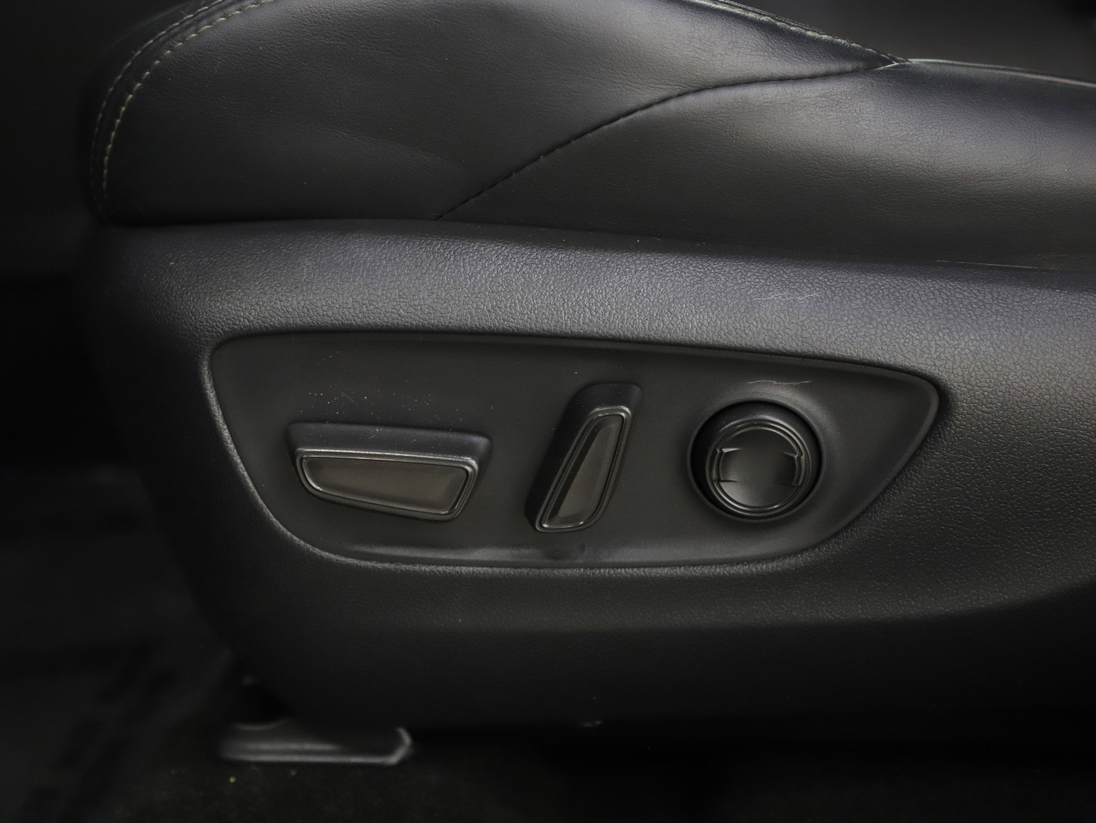 Used 2024 Toyota Venza Nightshade AWD/4WD image 29