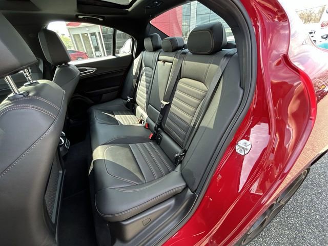 New 2025 Alfa Romeo Giulia AWD w/ Driving Assist Package image 23