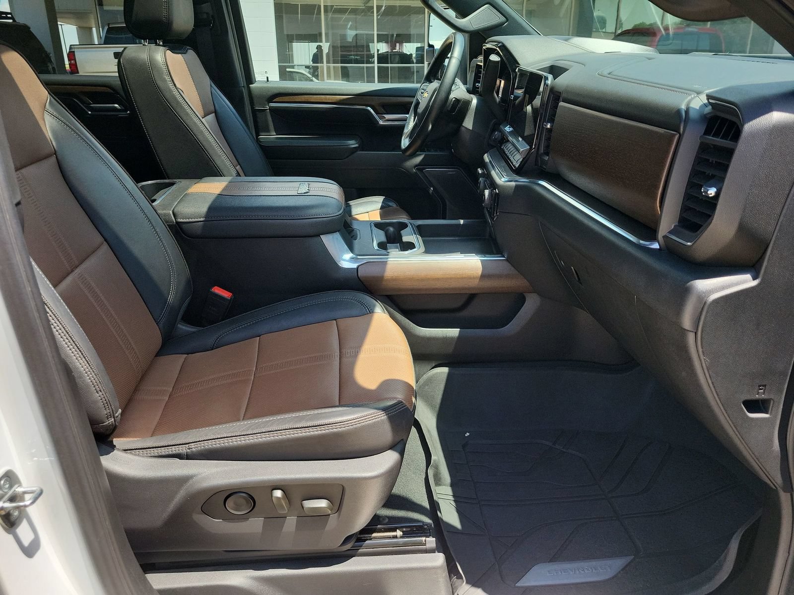 Certified 2024 Chevrolet Silverado 3500 High Country w/ High Country Premium Package AWD/4WD image 28