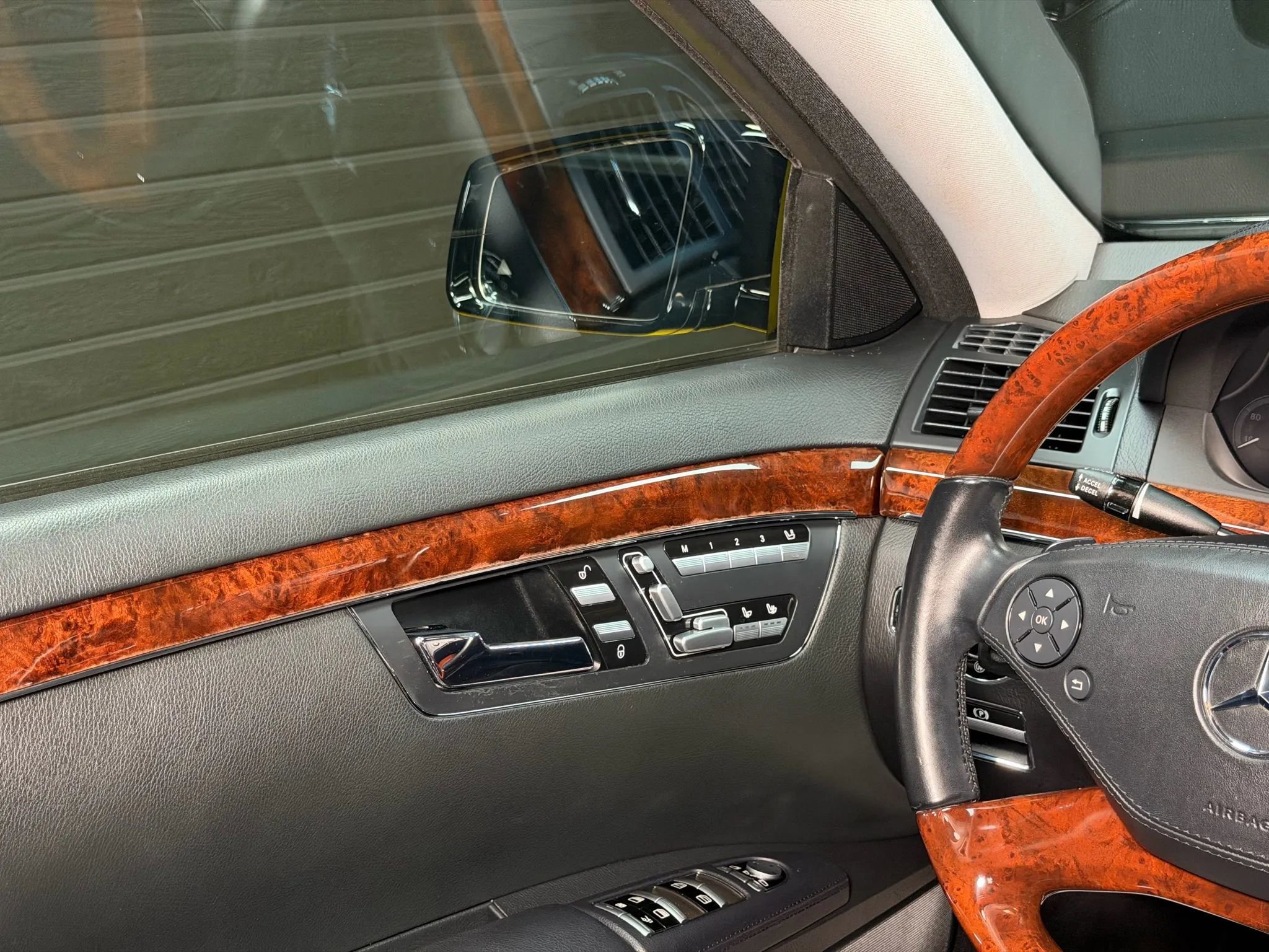 Used 2013 Mercedes-Benz S 550 w/ Sport Pkg Plus One image 28