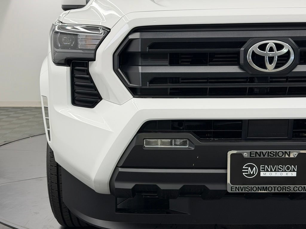 Used 2026 Toyota Tacoma SR5 AWD/4WD image 9