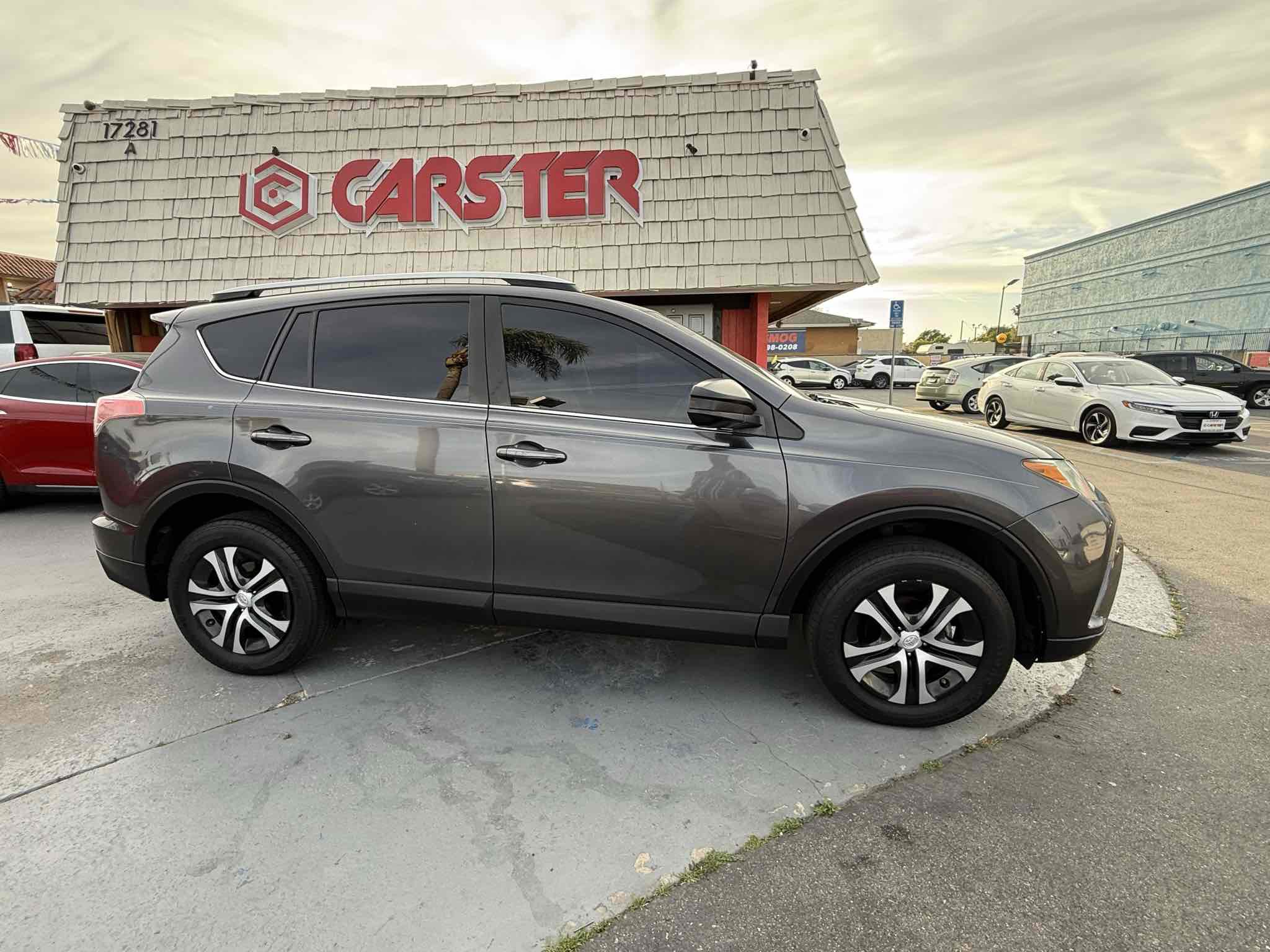 Used 2017 Toyota RAV4 LE image 3