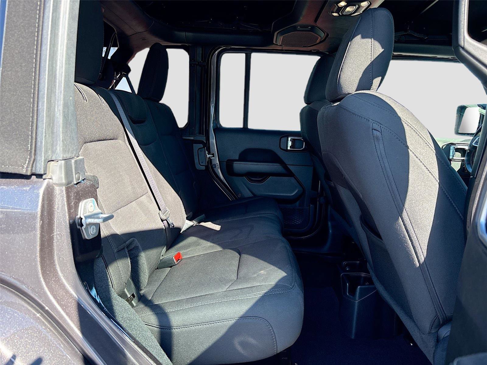 Used 2022 Jeep Wrangler Unlimited Sahara w/ LED Lighting Group image 32