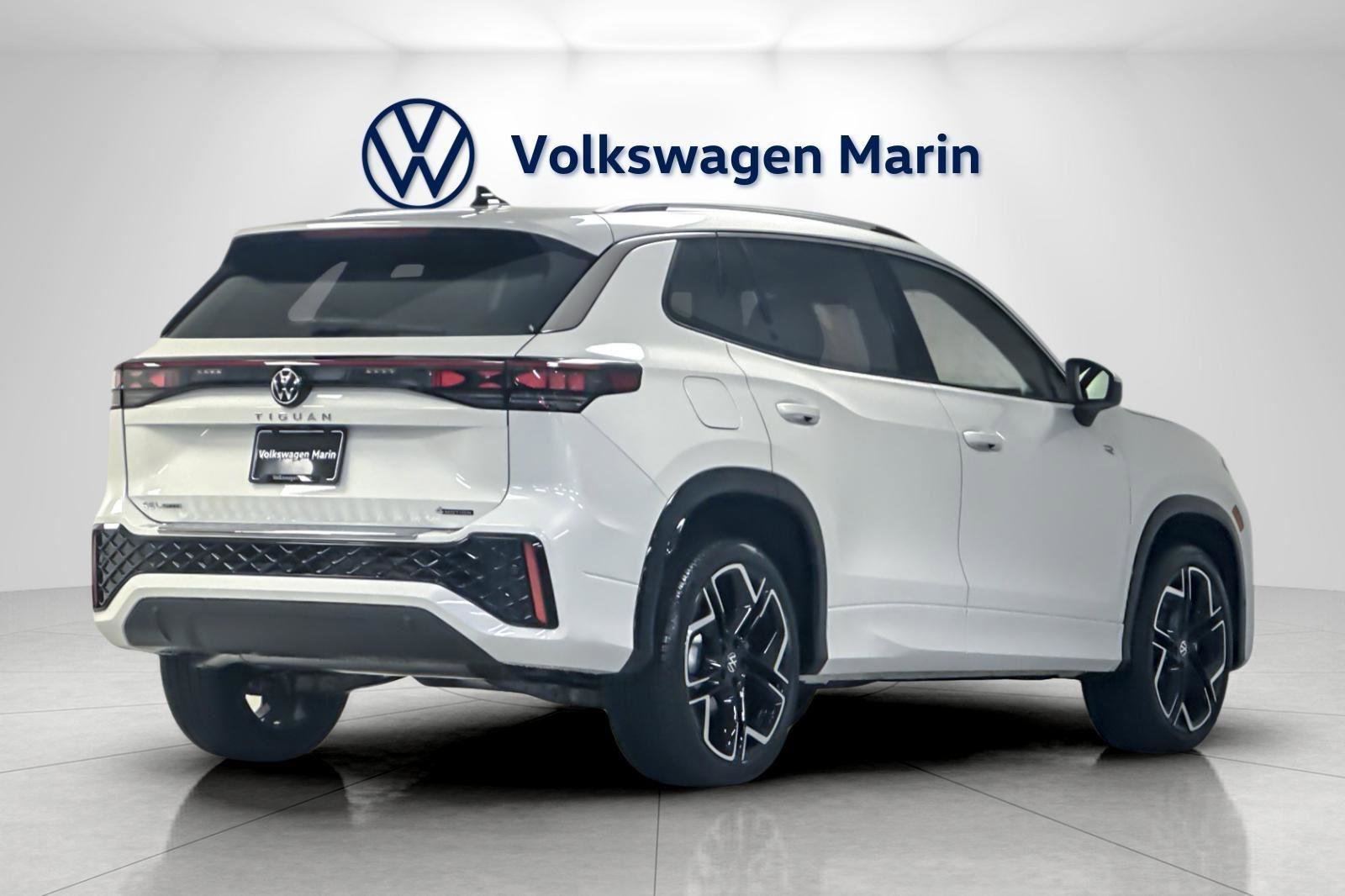 New 2026 Volkswagen Tiguan SEL R-Line image 5