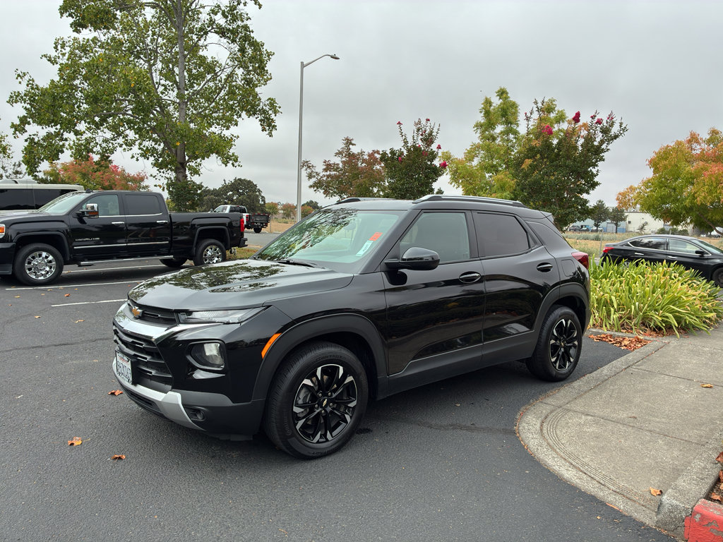 Used 2023 Chevrolet TrailBlazer LT FWD image 2