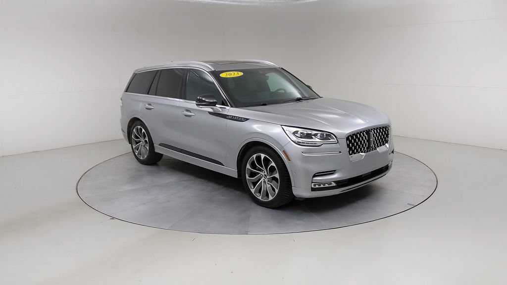 Used 2023 Lincoln Aviator Grand Touring w/ Equipment Group 301A AWD/4WD image 12