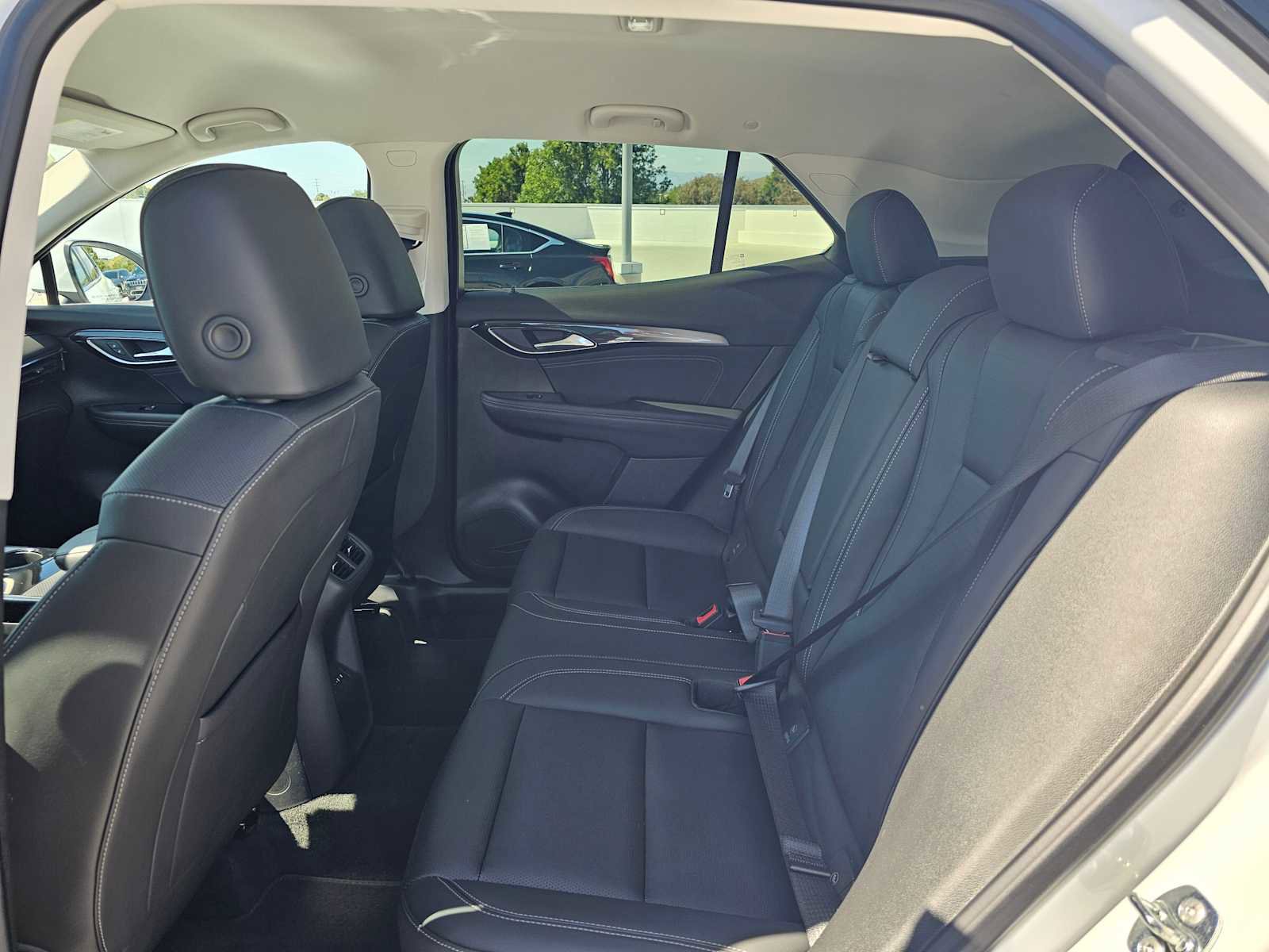 Used 2025 Buick Envision Preferred image 16