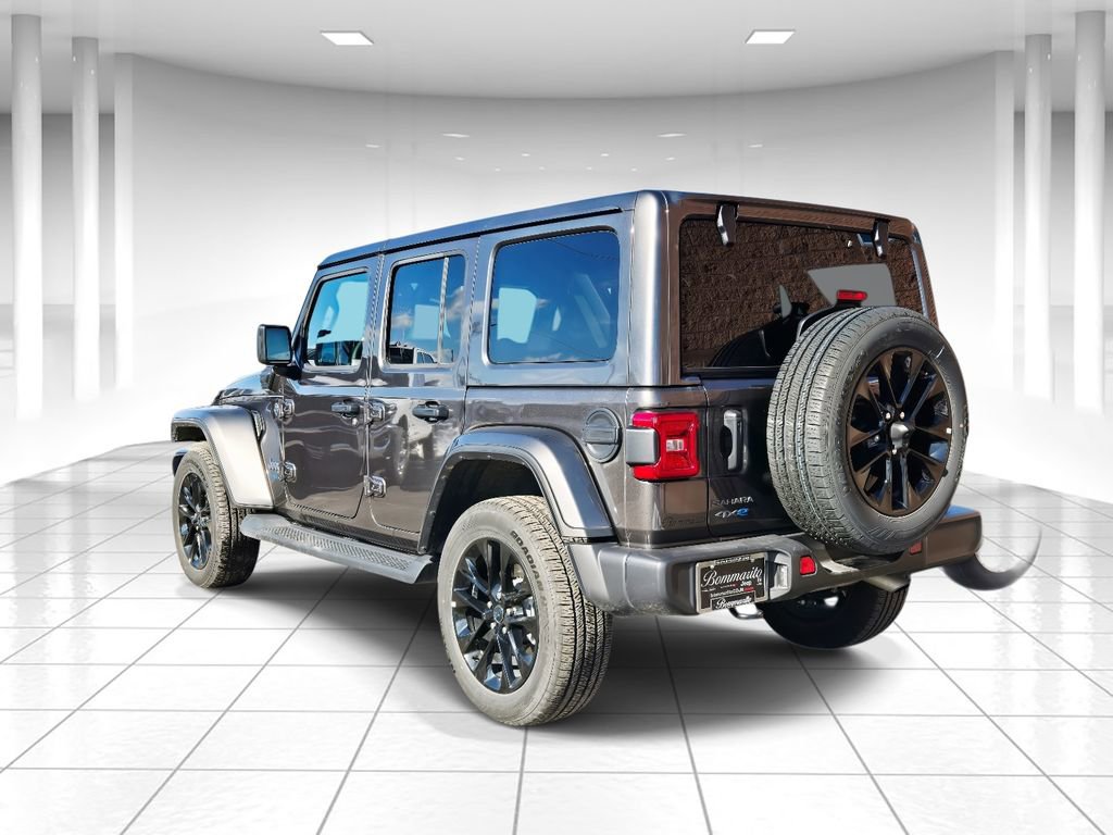 Used 2025 Jeep Wrangler Unlimited Sahara image 5