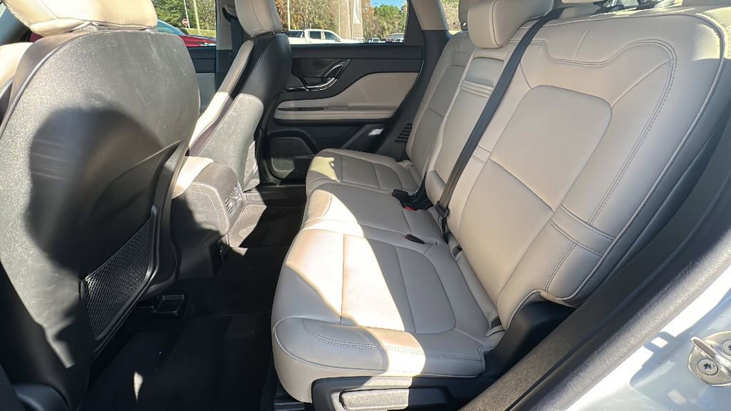 Used 2025 Lincoln Corsair FWD image 15