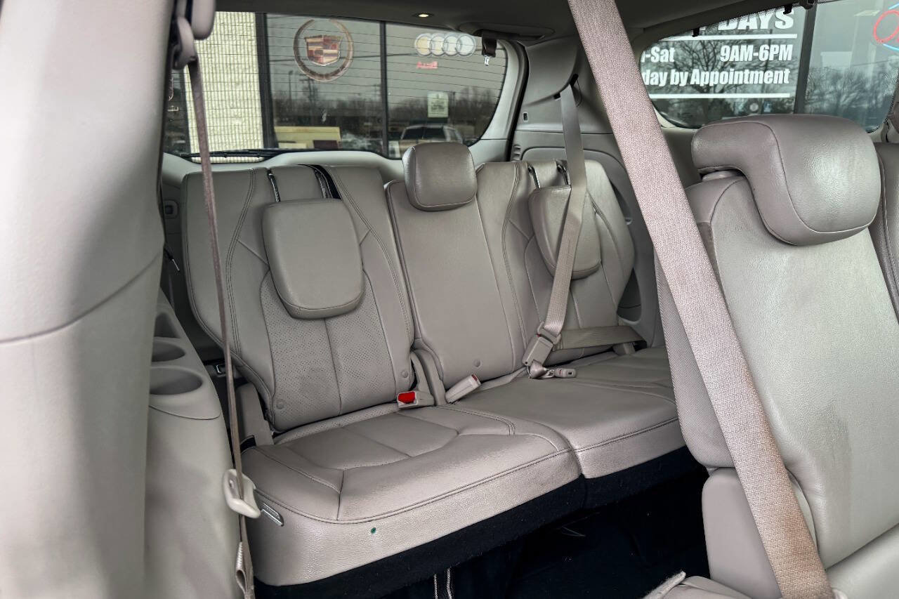 Used 2019 Chrysler Pacifica Touring-L image 14