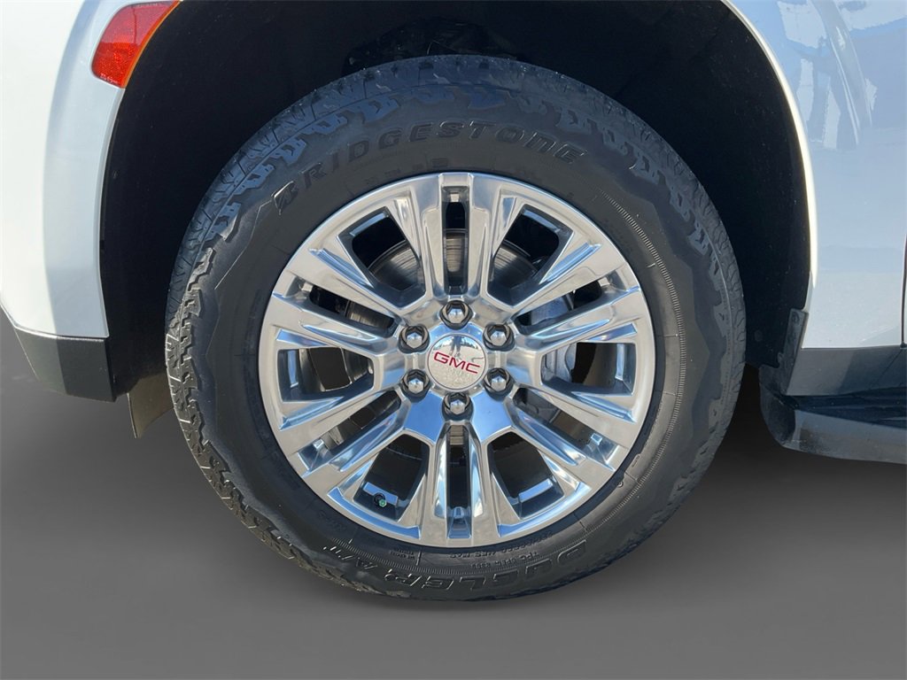 Used 2021 GMC Yukon XL Denali w/ Advanced Technology Package image 13