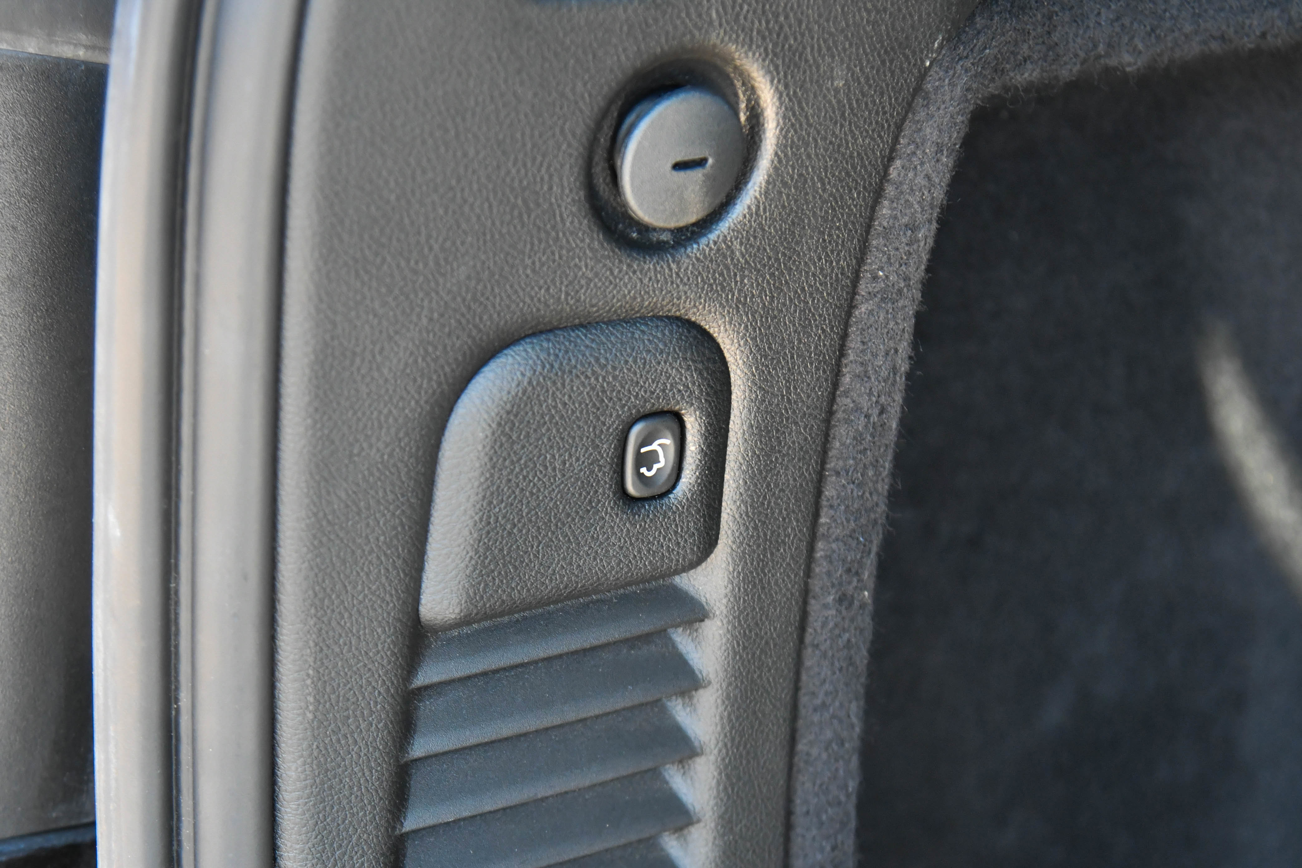 Used 2025 Dodge Durango GT image 45
