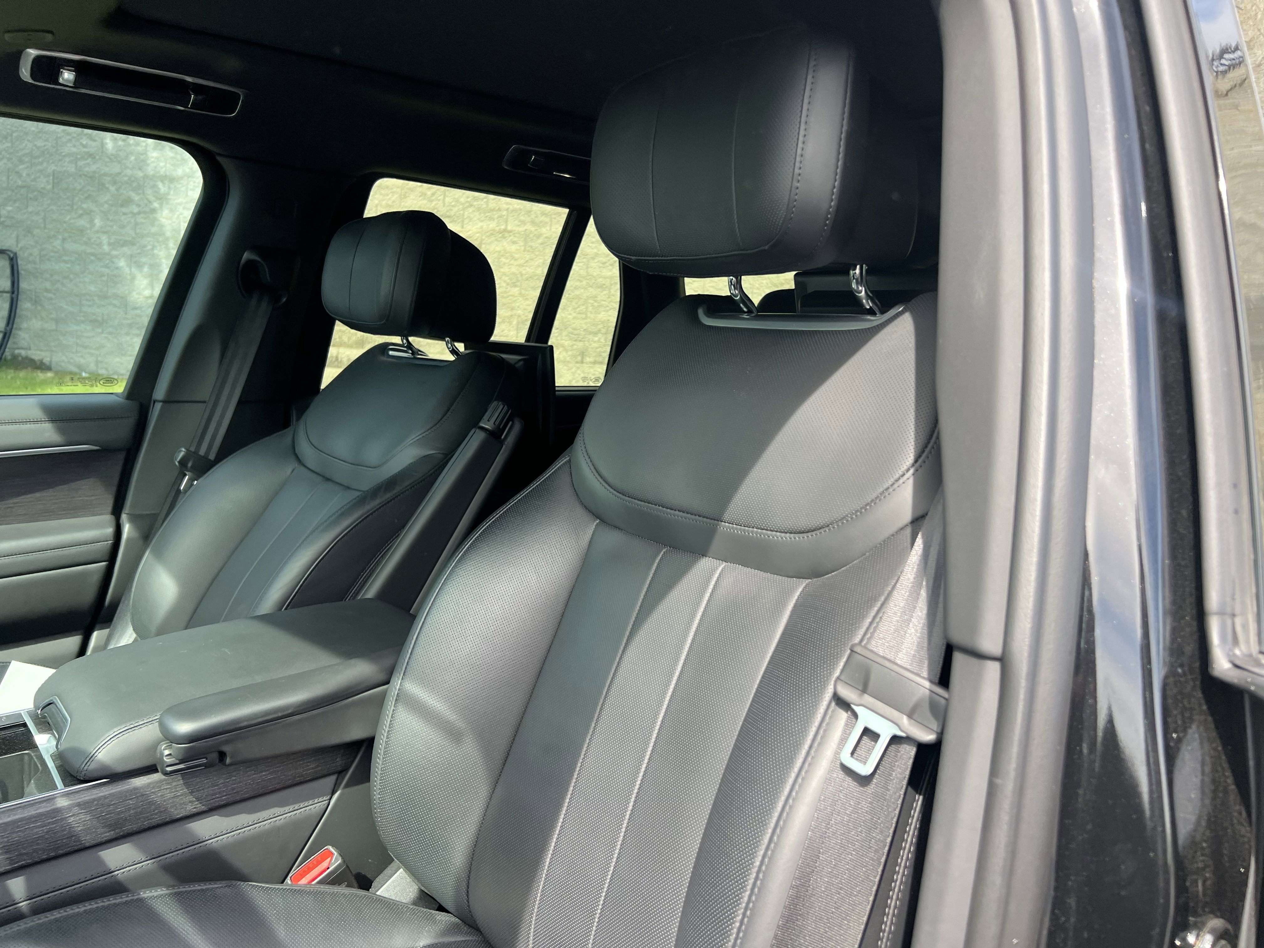 Certified 2024 Land Rover Range Rover Autobiography image 15