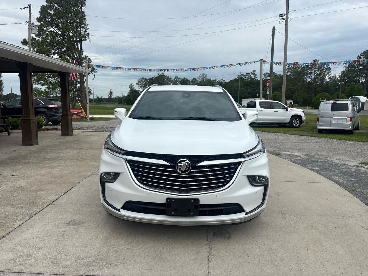 Used 2023 Buick Enclave Essence FWD image 2