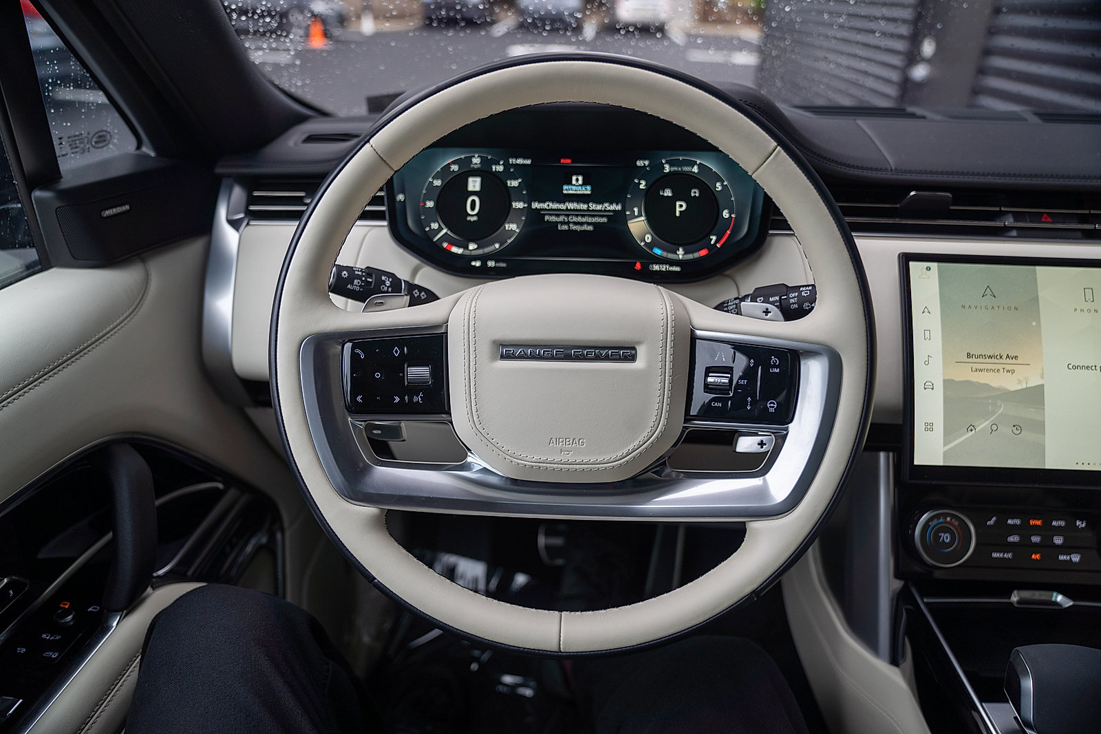 Used 2023 Land Rover Range Rover SE AWD/4WD image 6