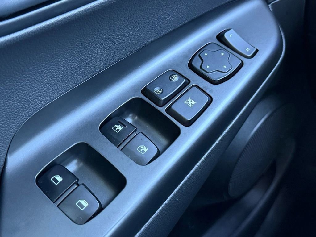 Used 2021 Hyundai Kona SEL Plus image 19