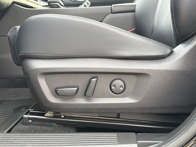 Used 2023 Nissan Rogue SV w/ SV Premium B Package FWD image 22