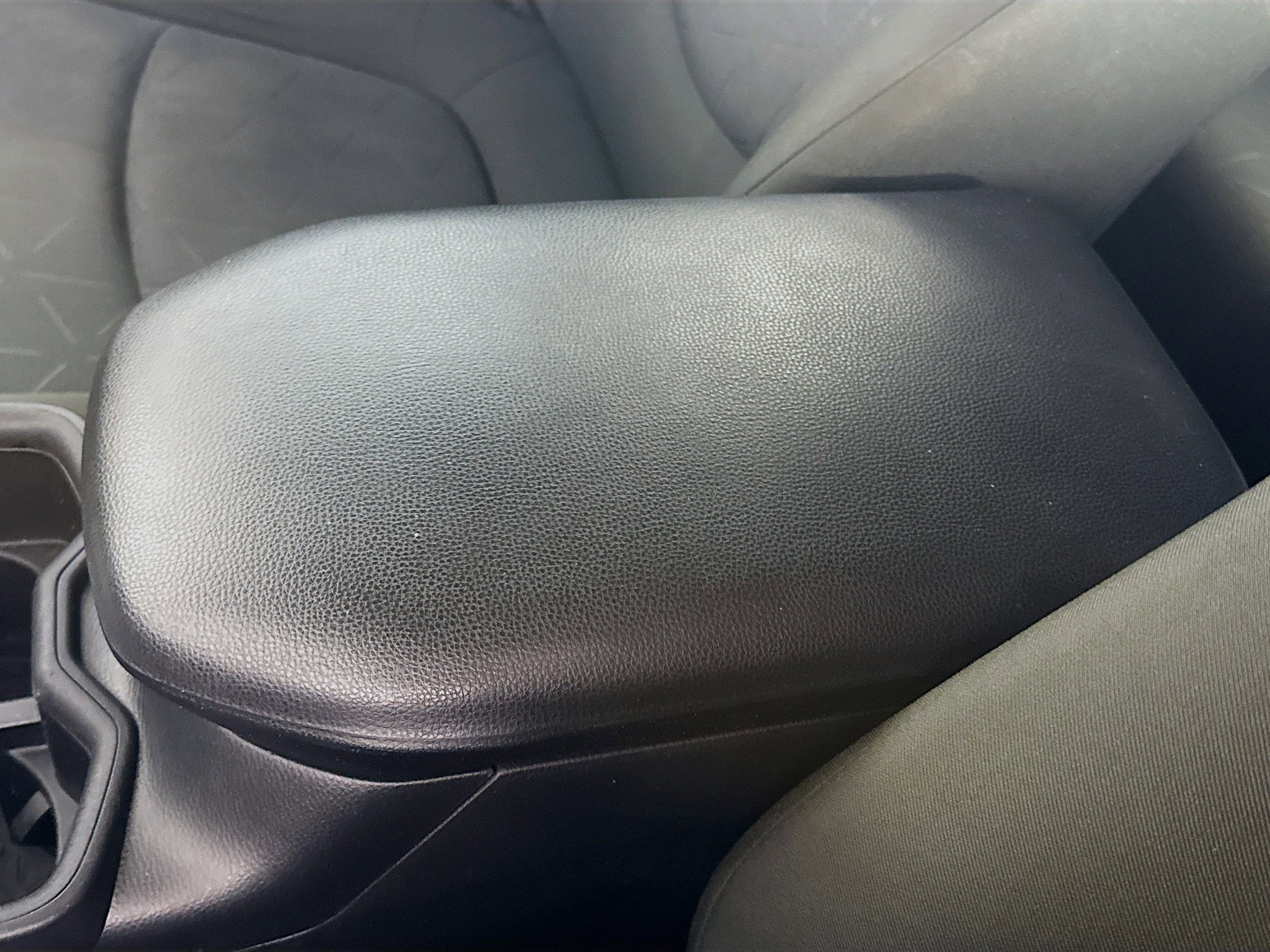 Used 2022 Toyota RAV4 XLE image 18