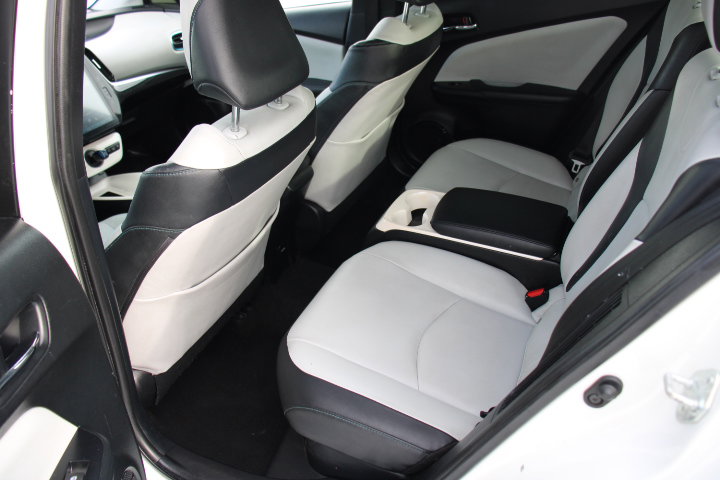 Used 2018 Toyota Prius Prime Advanced image 14