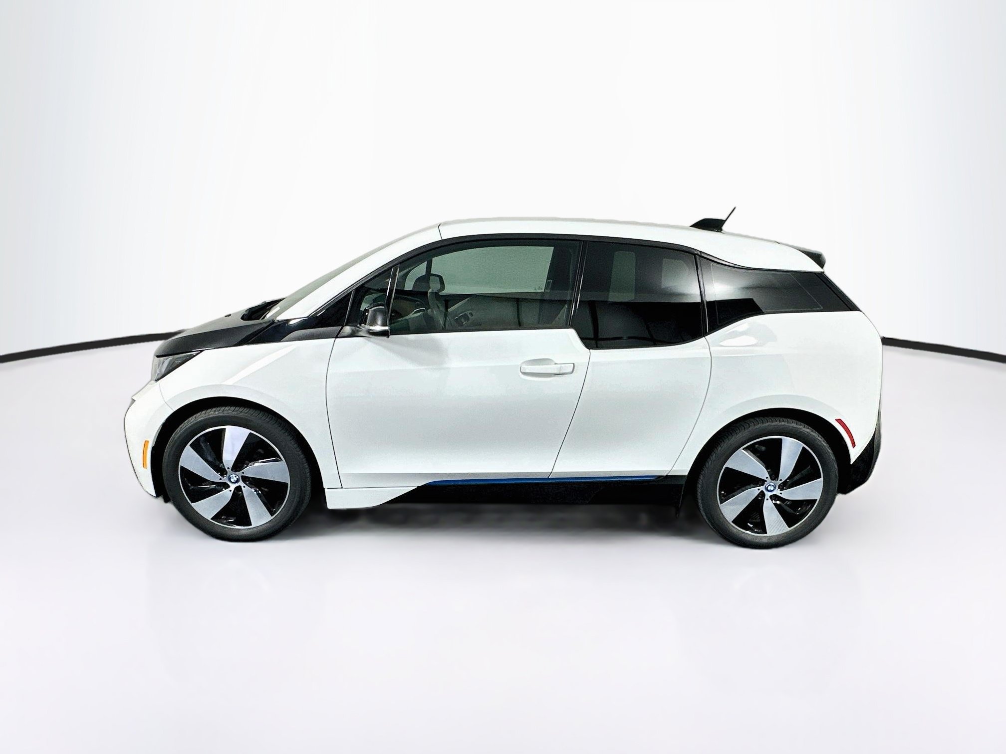 Used 2015 BMW i3 RWD image 4