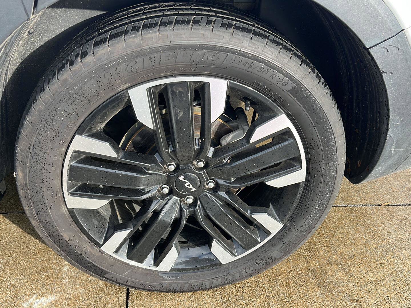 Used 2024 Kia Telluride SX image 28