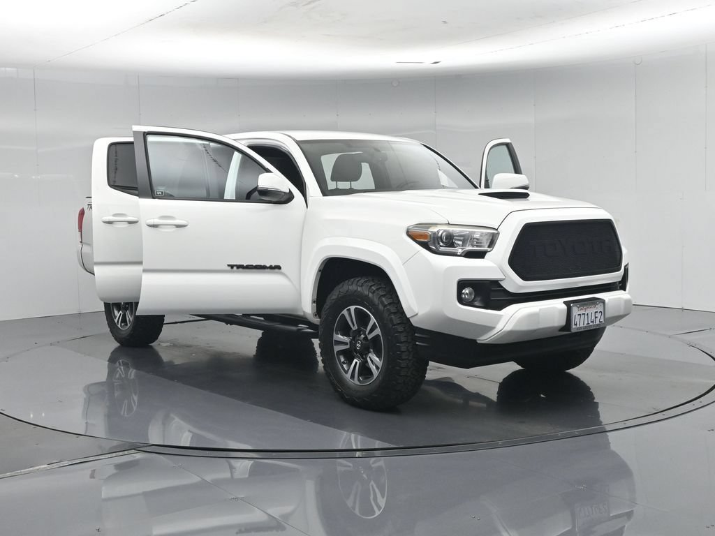 Used 2017 Toyota Tacoma TRD Sport w/ Tow Package RWD image 32