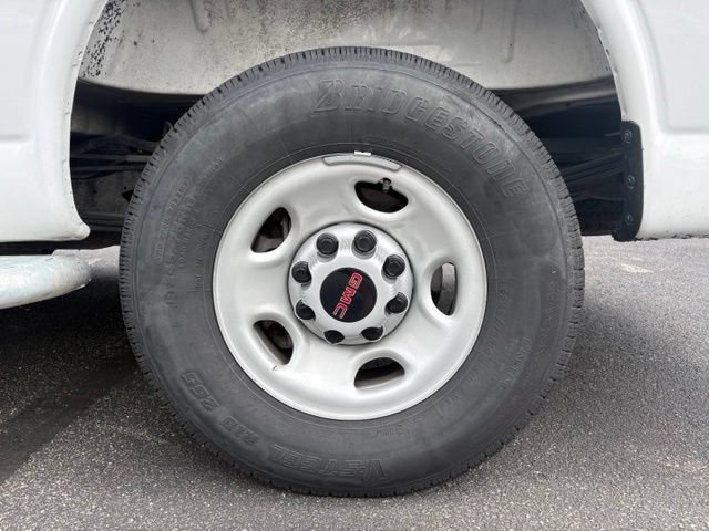 Used 2025 GMC Savana 2500 w/ Driver Convenience Package RWD image 17