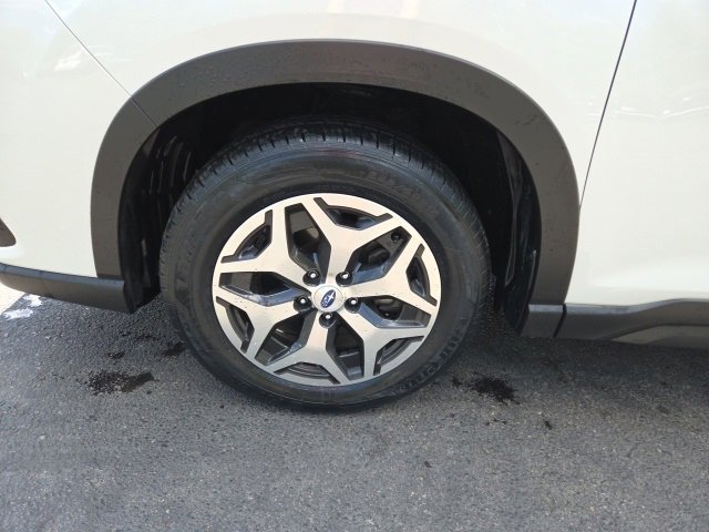 Used 2023 Subaru Forester Premium image 23