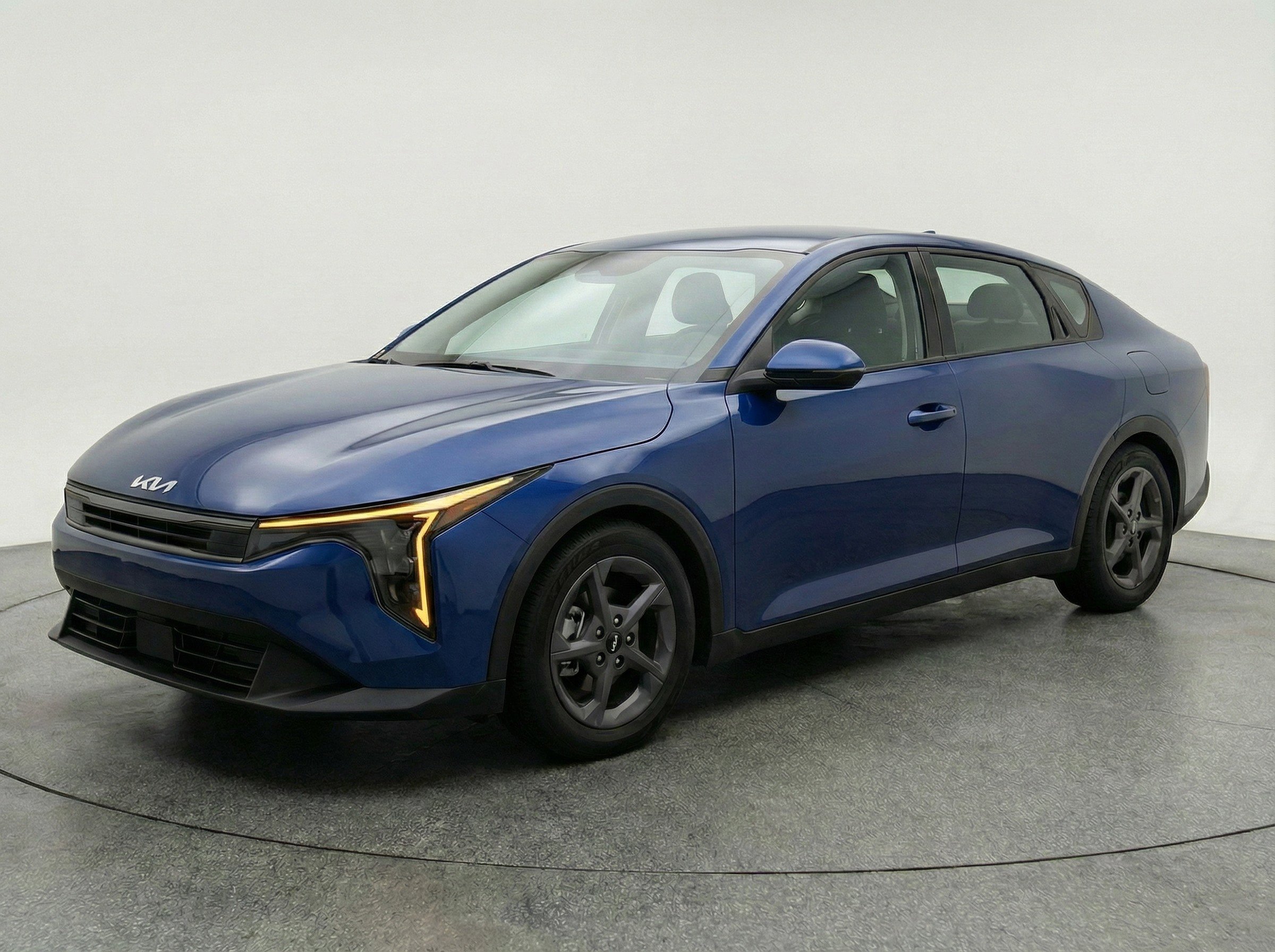Used 2025 Kia K4 LXS image 3
