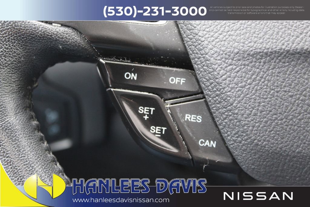 Used 2017 Ford Focus Titanium FWD image 25