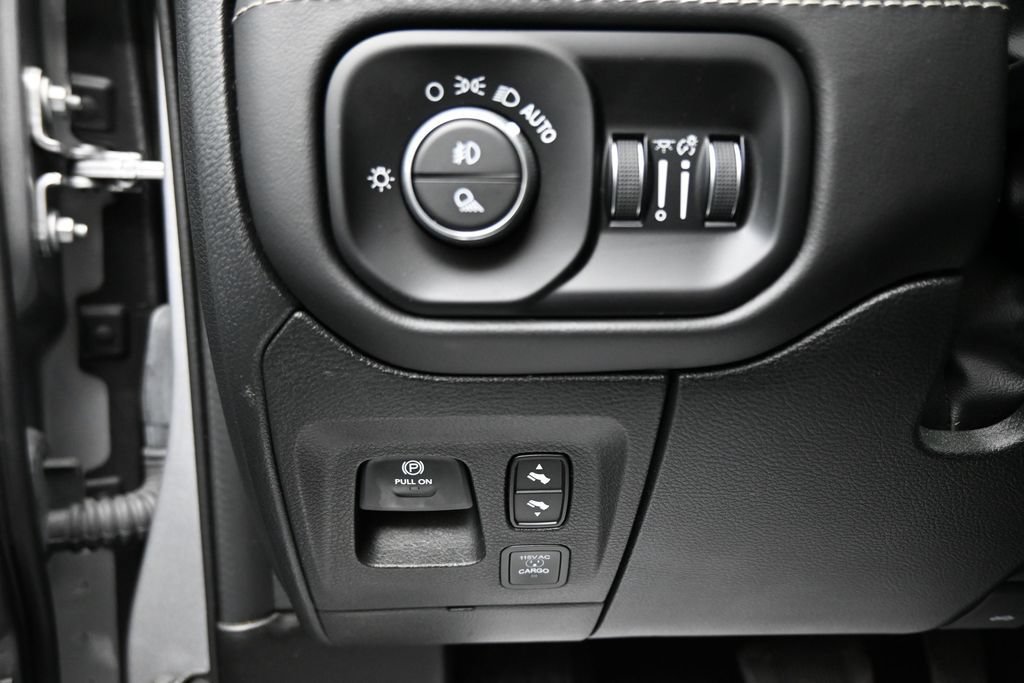 Used 2025 RAM 1500 Limited w/ Trailer Tow Group AWD/4WD image 35