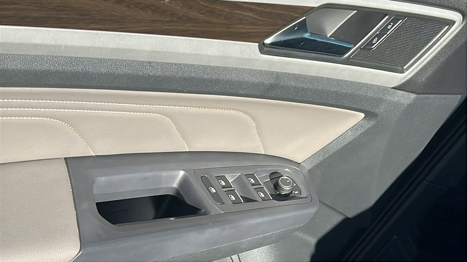 Used 2021 Volkswagen Atlas SE image 22