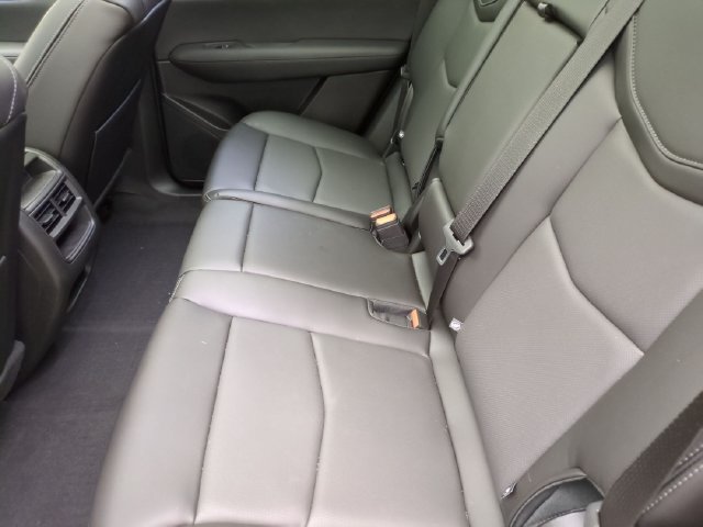 Used 2026 Cadillac XT5 Premium Luxury w/ LPO, Floor Liner Package AWD/4WD image 22